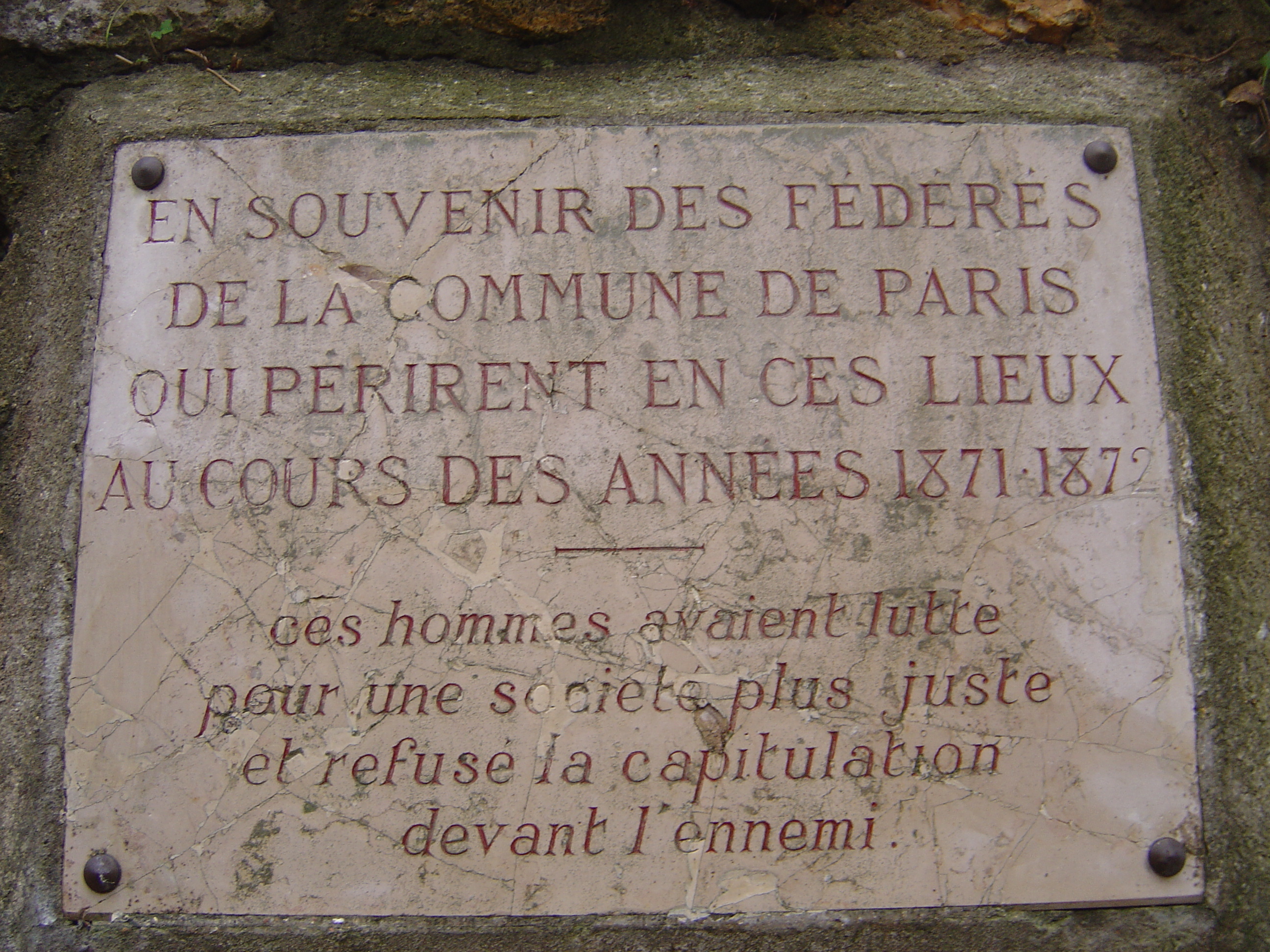 du Mur des Fédérés de Versailles-Satory en mémoire des fédérés.